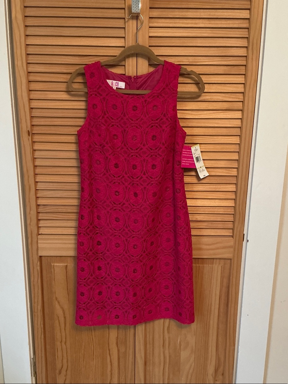 Sleeveless Lace Midi Dress in Fuchsia